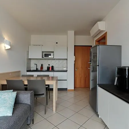 Venersuite, Con Piscina & Posto Apartment *