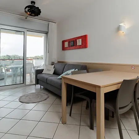 Venersuite, Con Piscina & Posto Apartment Bibione