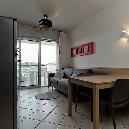 Apartment Venersuite, Con Piscina & Posto Bibione