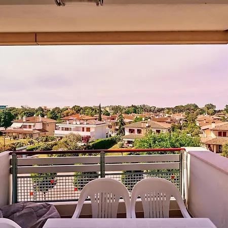Venersuite, Con Piscina & Posto Apartment Bibione